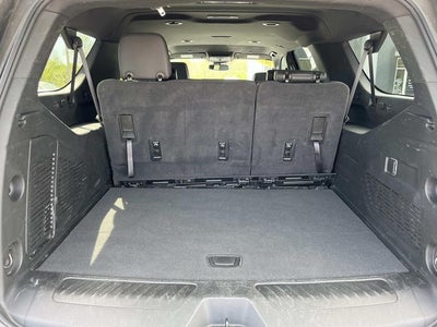 2024 Chevrolet Suburban 4WD LT