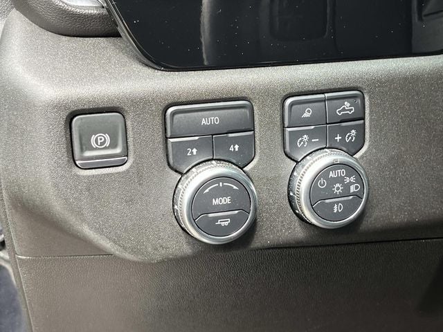 2025 GMC Sierra 1500 4WD Crew Cab Short Box SLT