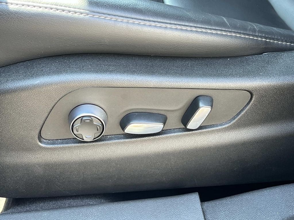 2024 Cadillac XT4 AWD Premium Luxury