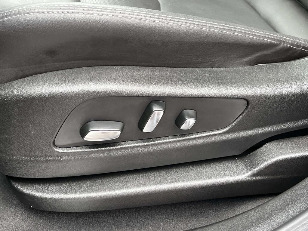 2025 Cadillac XT5 Sport