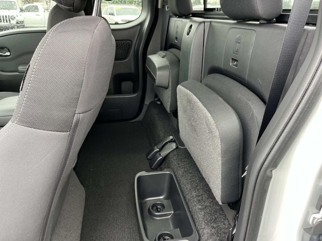 2022 Nissan Frontier King Cab SV 4x2