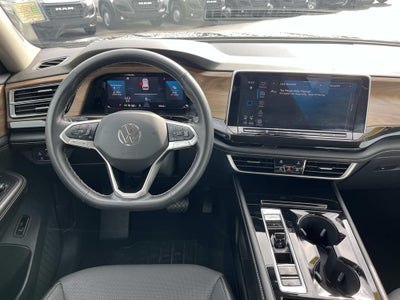 2025 Volkswagen Atlas 2.0T SE w/Technology