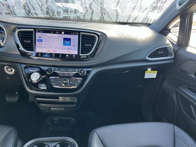2027 Chrysler Pacifica PACIFICA SELECT