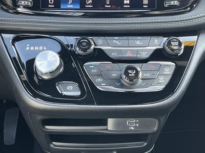 2027 Chrysler Pacifica PACIFICA SELECT