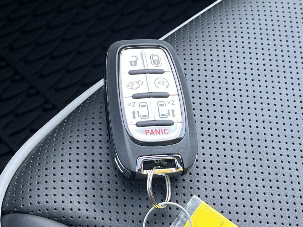 2027 Chrysler Pacifica PACIFICA LIMITED