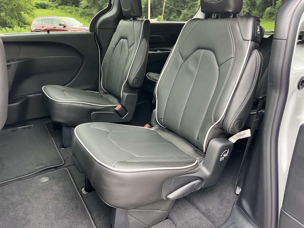 2027 Chrysler Pacifica PACIFICA LIMITED