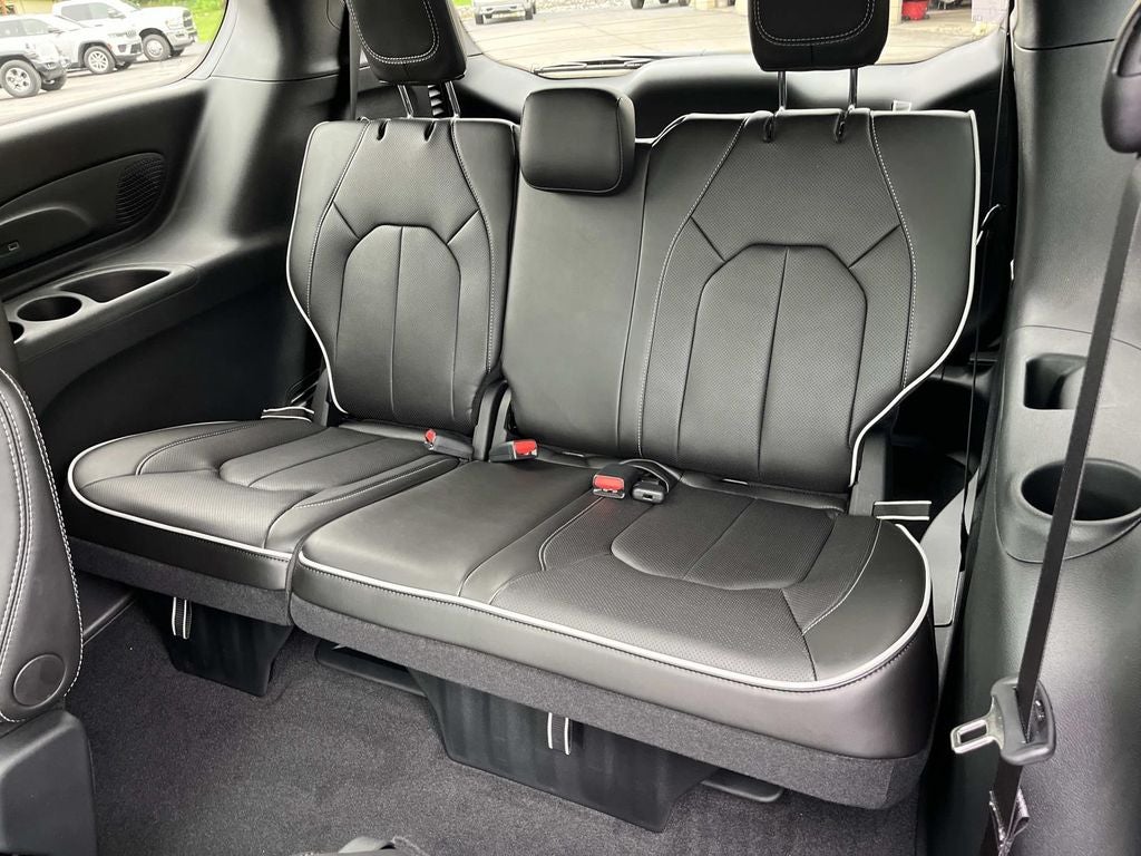 2027 Chrysler Pacifica PACIFICA LIMITED