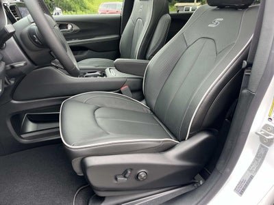 2027 Chrysler Pacifica PACIFICA LIMITED