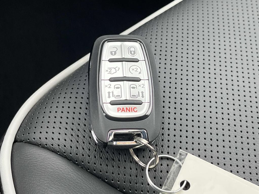 2027 Chrysler Pacifica PACIFICA LIMITED