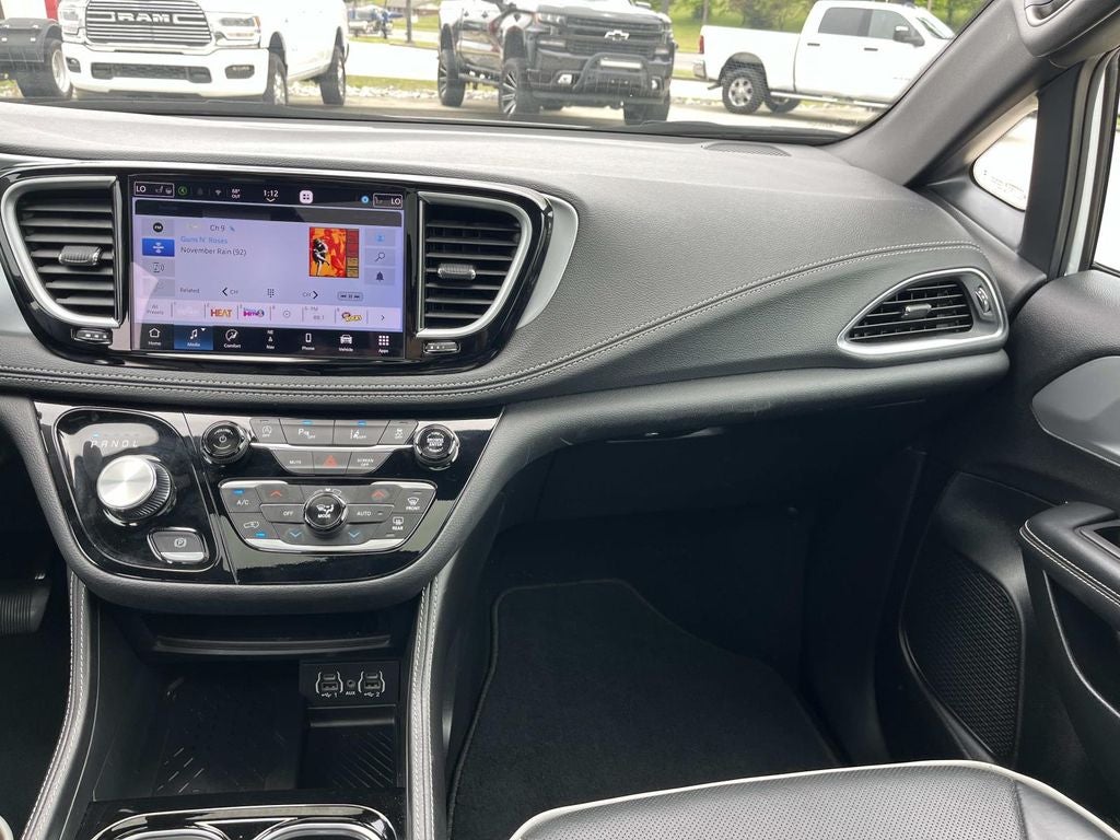 2025 Chrysler Pacifica Limited