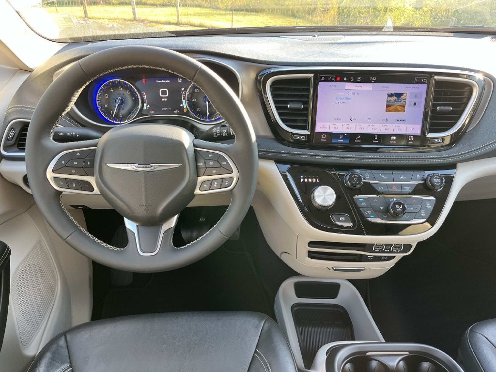 2022 Chrysler Pacifica Touring L AWD