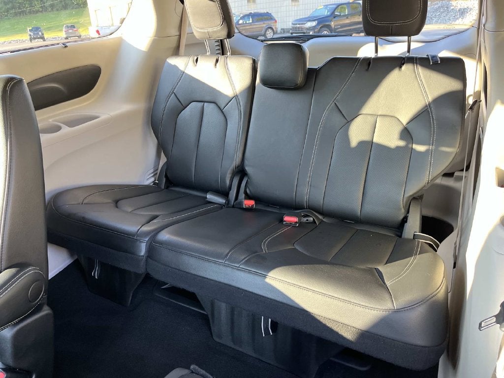 2022 Chrysler Pacifica Touring L AWD