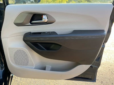 2022 Chrysler Pacifica Touring L AWD