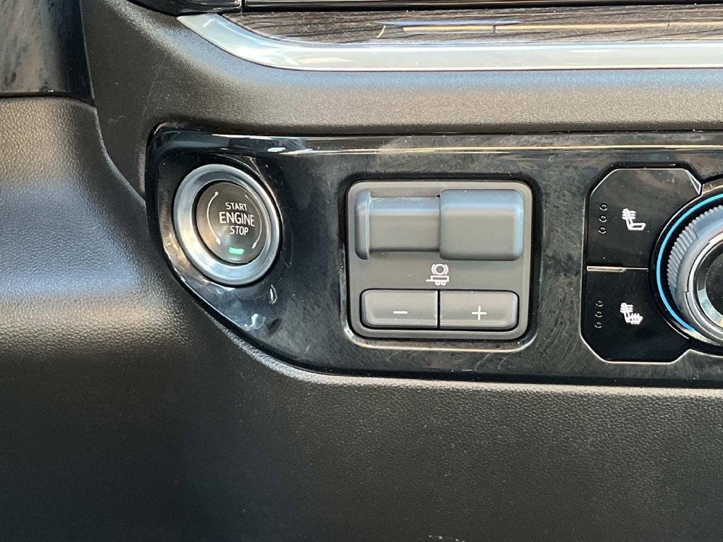 2025 Chevrolet Silverado 2500HD 4WD Crew Cab Standard Bed LT