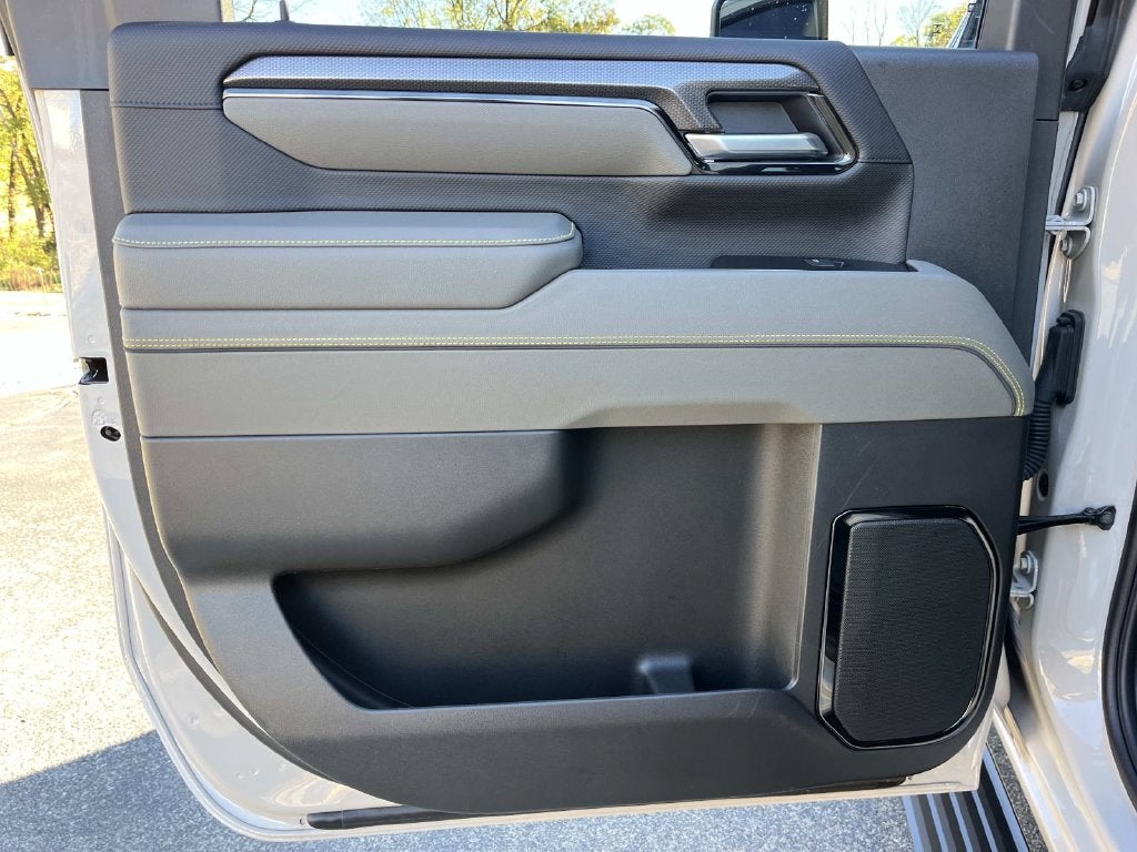 2026 Chevrolet Silverado 2500HD Crew Cab, Standard Bed, XR2, 4WD