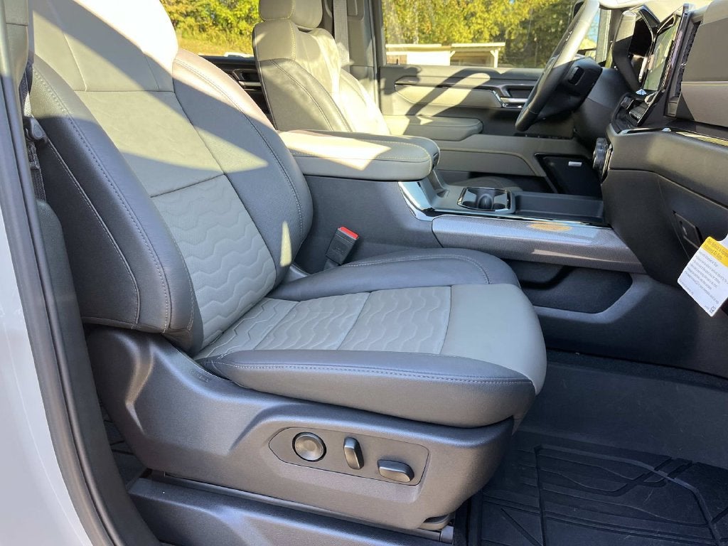 2026 Chevrolet Silverado 2500HD Crew Cab, Standard Bed, XR2, 4WD