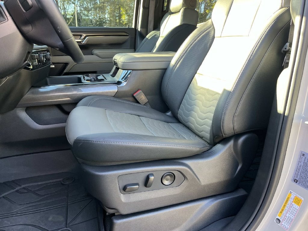 2026 Chevrolet Silverado 2500HD Crew Cab, Standard Bed, XR2, 4WD