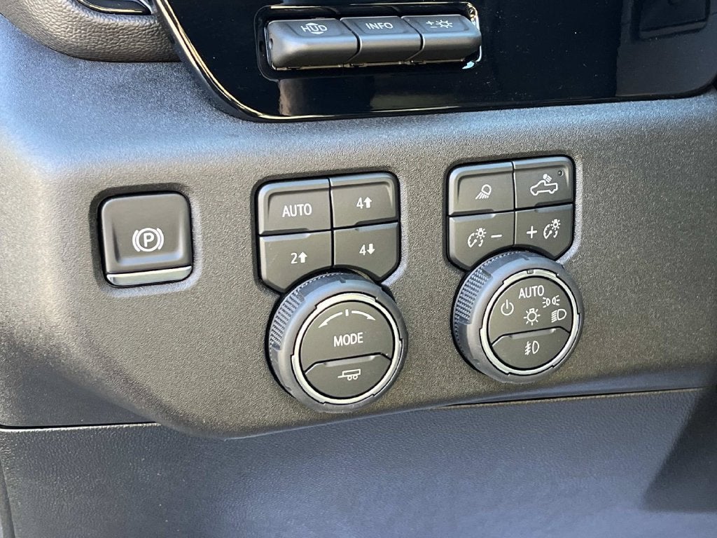 2026 Chevrolet Silverado 2500HD Crew Cab, Standard Bed, XR2, 4WD