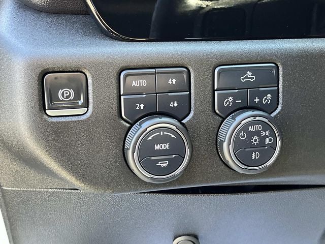 2022 Chevrolet Silverado 1500 4WD Crew Cab Short Bed RST