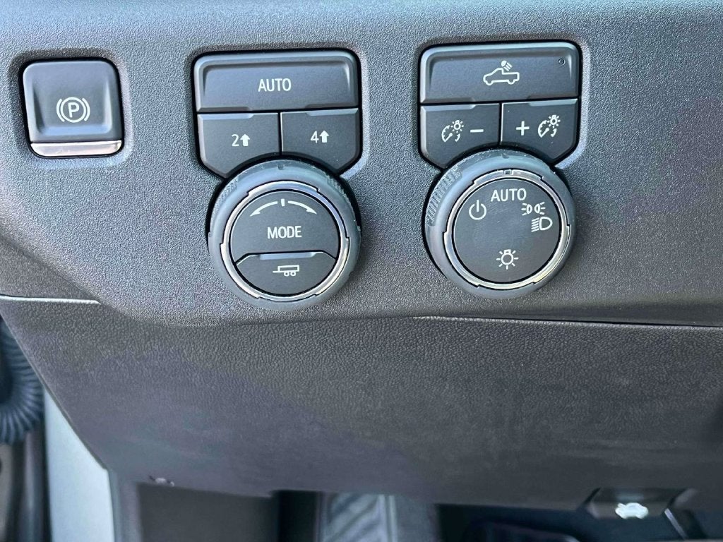 2026 Chevrolet Silverado 1500 4WD Crew Cab Standard Bed LT