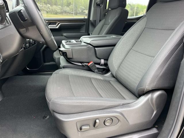 2026 Chevrolet Silverado 1500 4WD Crew Cab Standard Bed LT