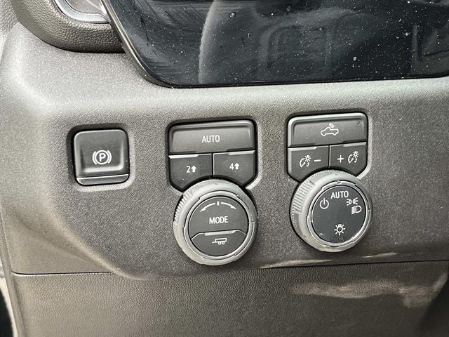2026 Chevrolet Silverado 1500 4WD Crew Cab Standard Bed LT