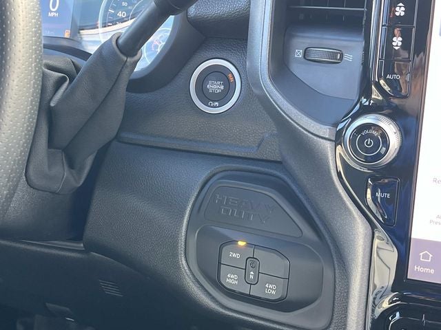 2026 RAM 3500 RAM 3500 TRADESMAN CREW CAB 4X4 6'4' BOX