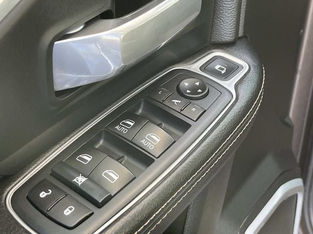 2019 RAM 3500 Laramie Crew Cab 4x4 6'4' Box