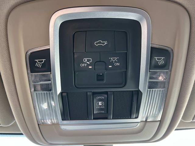 2019 RAM 3500 Laramie Crew Cab 4x4 6'4' Box