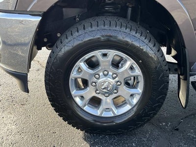 2019 RAM 3500 Laramie Crew Cab 4x4 6'4' Box