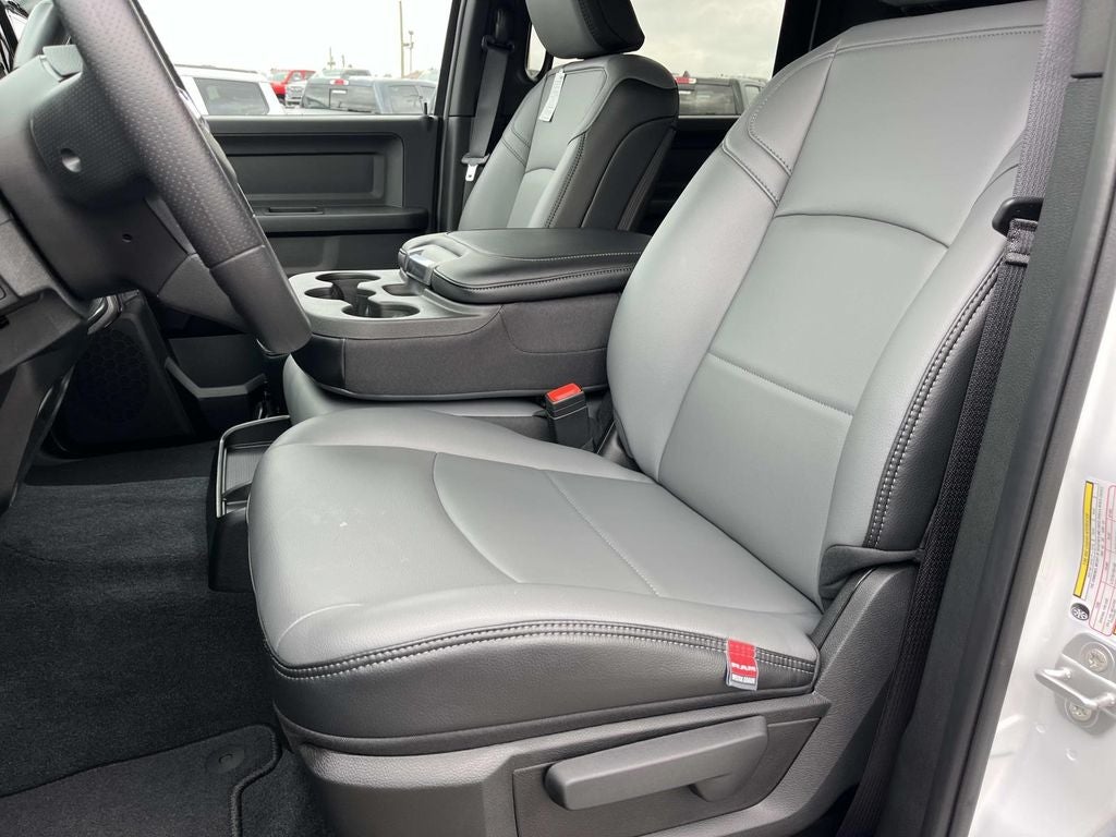 2026 RAM 3500 RAM 3500 TRADESMAN CREW CAB 4X4 8' BOX