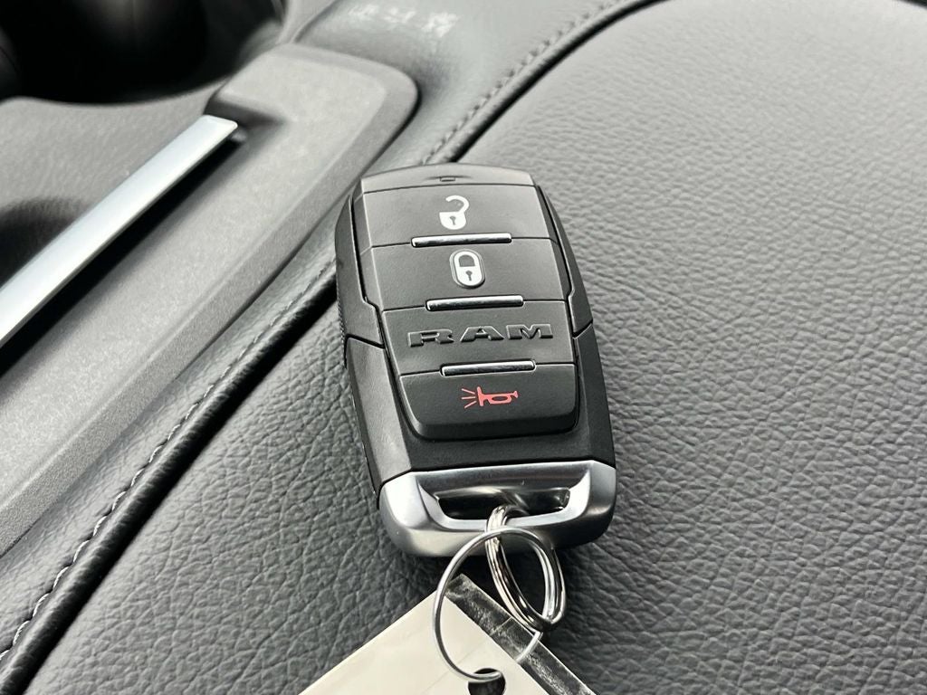 2026 RAM 3500 RAM 3500 TRADESMAN CREW CAB 4X4 8' BOX