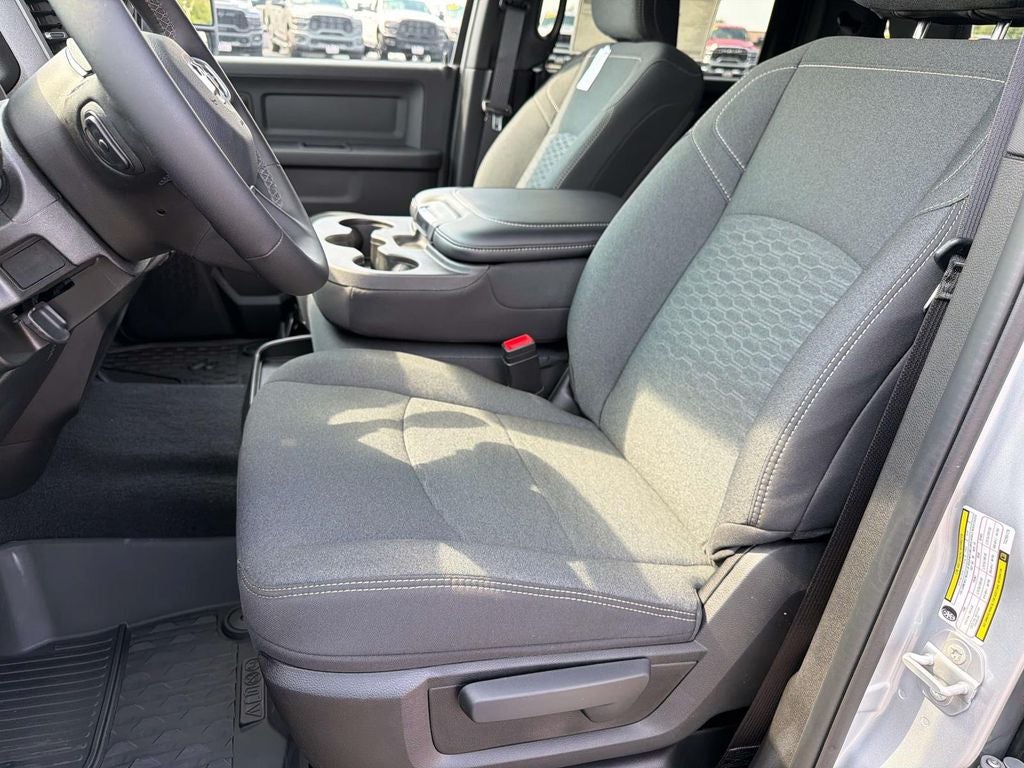 2026 RAM 3500 RAM 3500 TRADESMAN CREW CAB 4X4 8' BOX