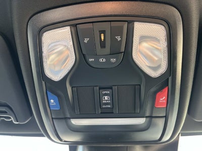 2027 RAM 2500 RAM 2500 BLACK EXPRESS CREW CAB 4X4 6'4' BOX