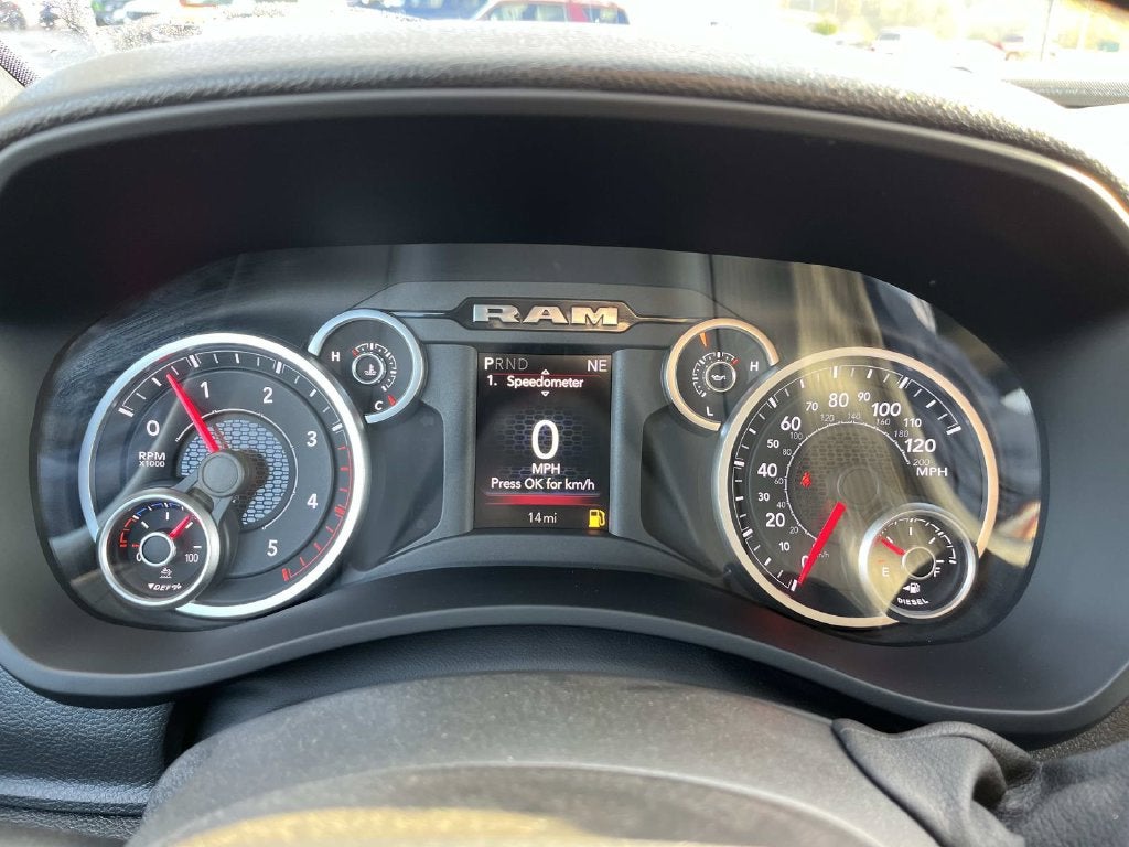 2027 RAM 2500 RAM 2500 BLACK EXPRESS CREW CAB 4X4 6'4' BOX