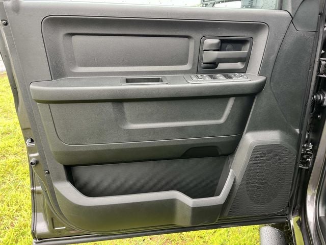 2026 RAM 2500 RAM 2500 BLACK EXPRESS CREW CAB 4X4 8' BOX