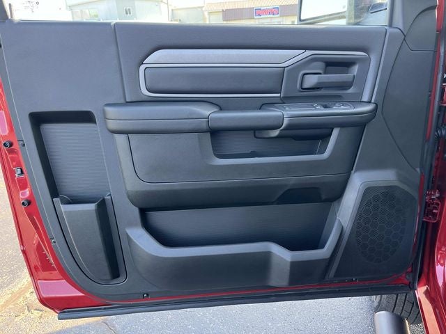 2026 RAM 3500 RAM 3500 TRADESMAN REGULAR CAB 4X4 8' BOX