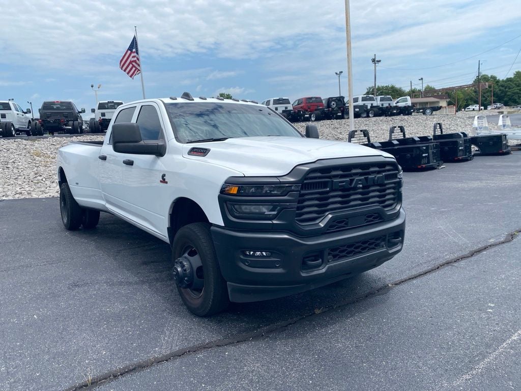 2025 RAM 3500 Tradesman Crew Cab 4x4 8' Box