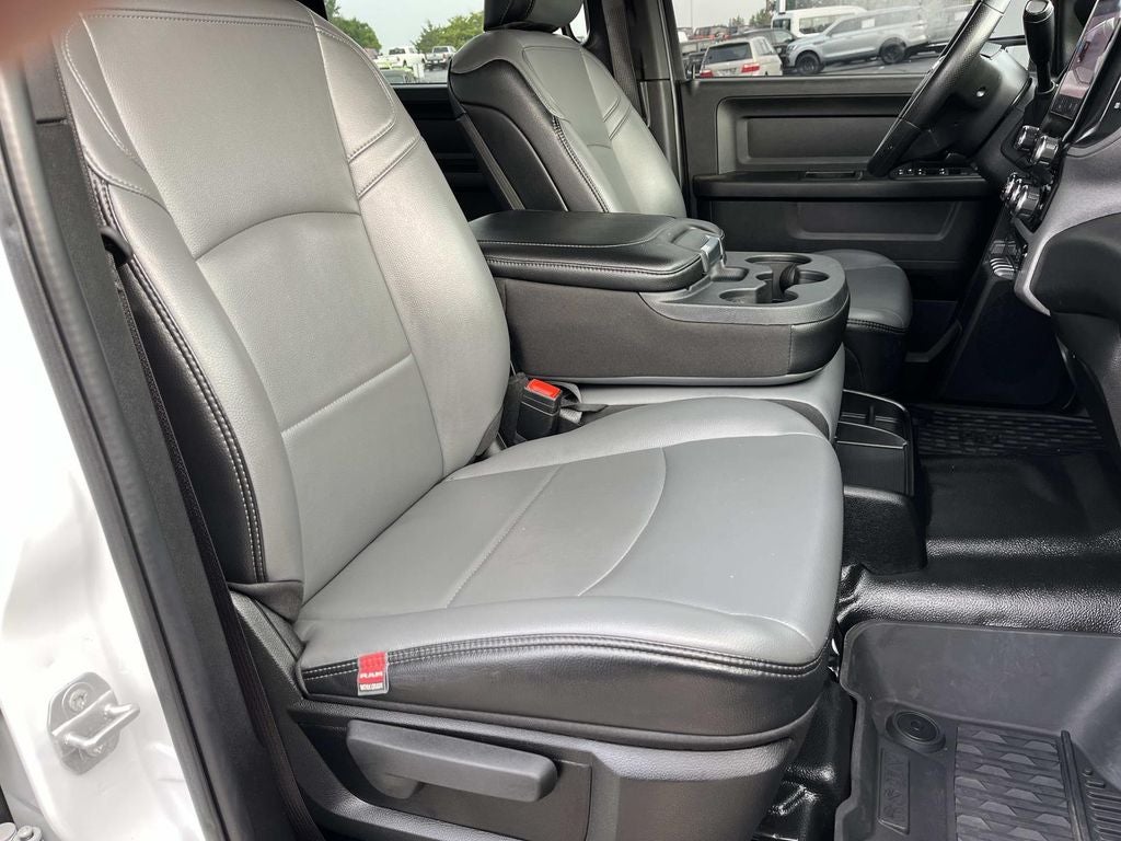 2025 RAM 3500 Tradesman Crew Cab 4x4 8' Box