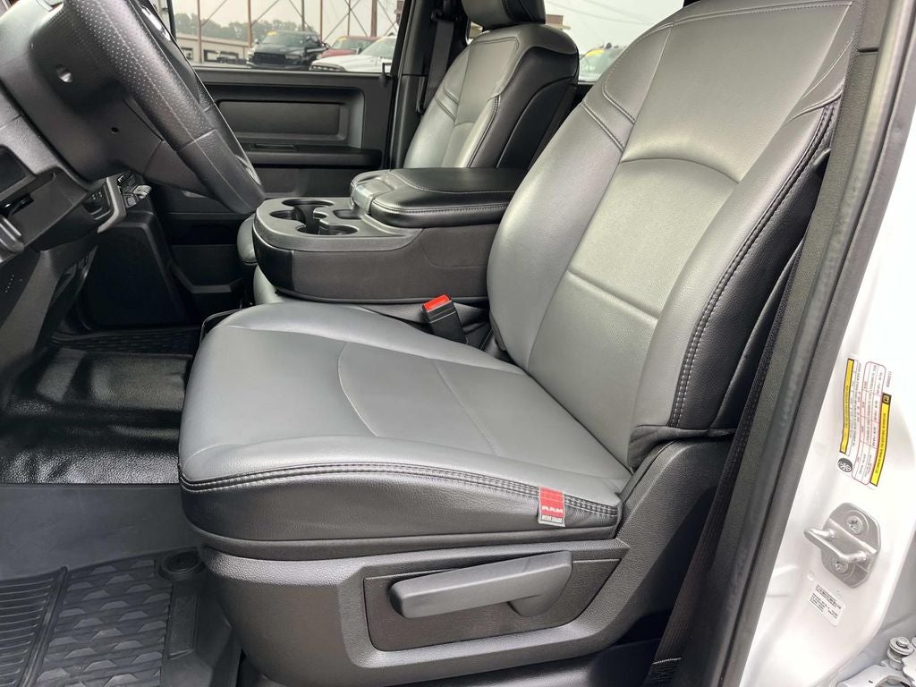 2025 RAM 3500 Tradesman Crew Cab 4x4 8' Box