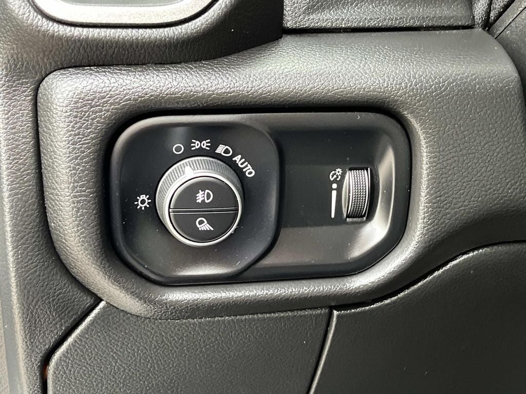 2025 RAM 3500 Tradesman Crew Cab 4x4 8' Box