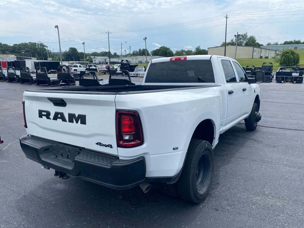 2025 RAM 3500 Tradesman Crew Cab 4x4 8' Box