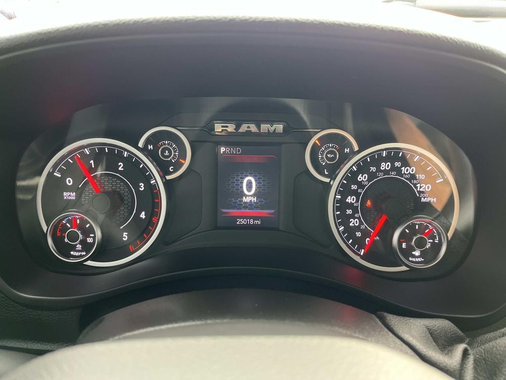 2025 RAM 3500 Tradesman Crew Cab 4x4 8' Box