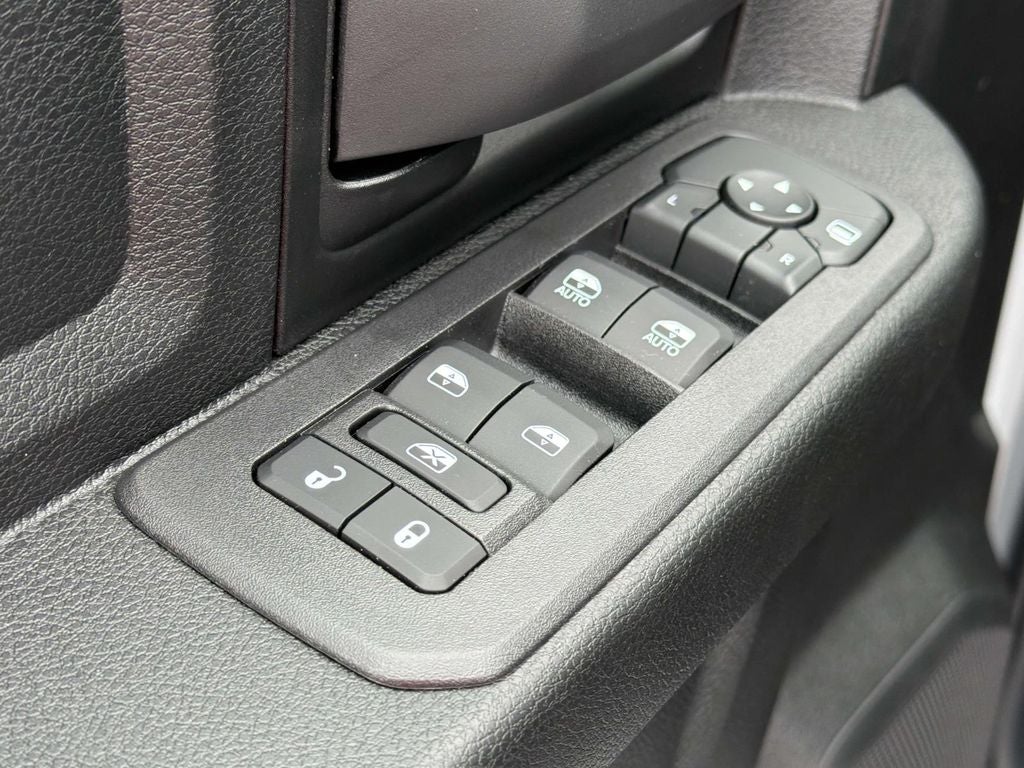 2026 RAM 3500 RAM 3500 TRADESMAN CREW CAB 4X4 8' BOX