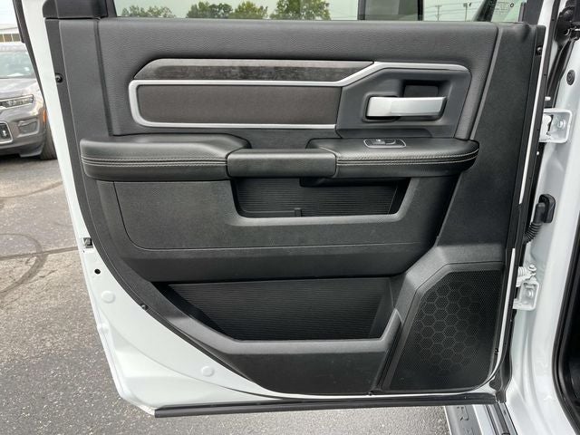2024 RAM 3500 Big Horn Crew Cab 4x4 8' Box