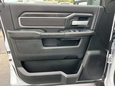 2024 RAM 3500 Big Horn Crew Cab 4x4 8' Box