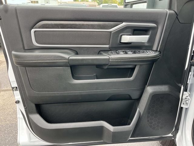 2024 RAM 3500 Big Horn Crew Cab 4x4 8' Box