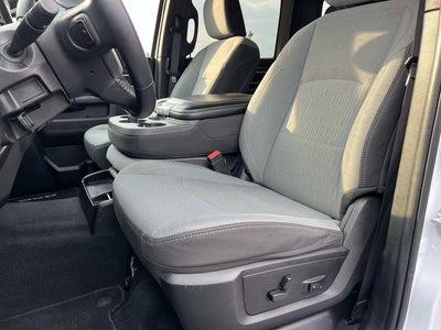 2024 RAM 3500 Big Horn Crew Cab 4x4 8' Box