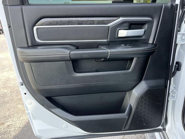 2024 RAM 3500 Big Horn Crew Cab 4x4 8' Box