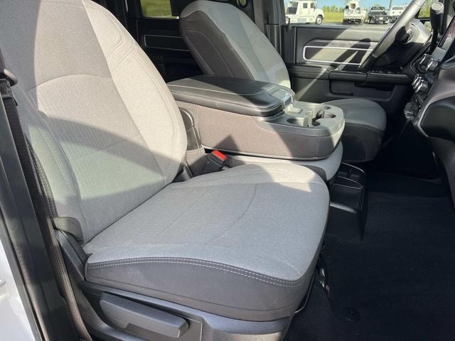 2024 RAM 3500 Big Horn Crew Cab 4x4 8' Box